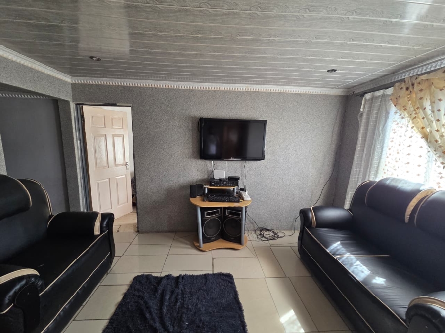 5 Bedroom Property for Sale in Rocklands Free State
